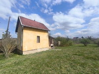 Eladó családi ház, Sukorón 8.9 M Ft, 1 szobás