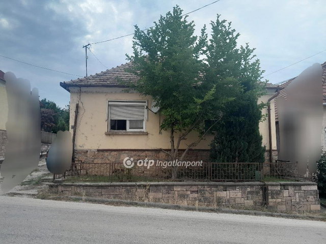 Eladó sorház, Tardoson 28 M Ft, 3 szobás / költözzbe.hu