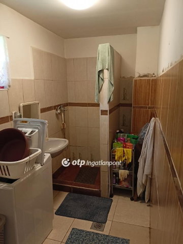 Eladó családi ház, Nagybajomban 20 M Ft, 2 szobás