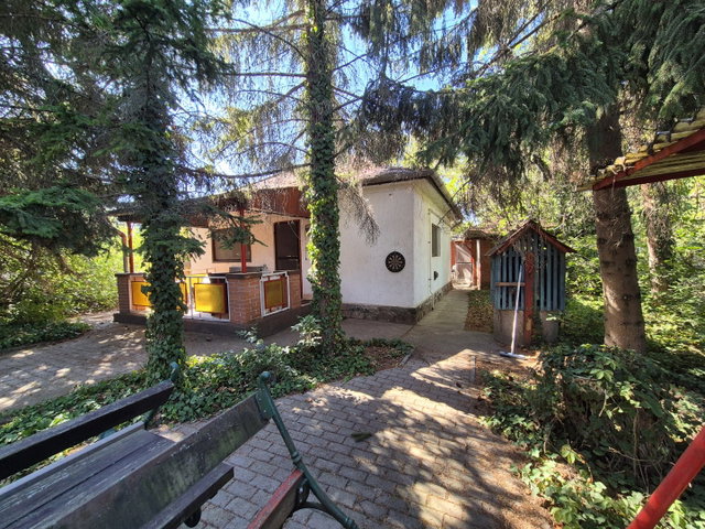 Eladó családi ház, Velencén 57.9 M Ft, 1+2 szobás