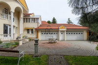 Eladó családi ház, Érden 399.9 M Ft, 8 szobás