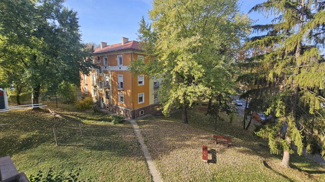 Eladó téglalakás, Komlón 32.9 M Ft, 3 szobás