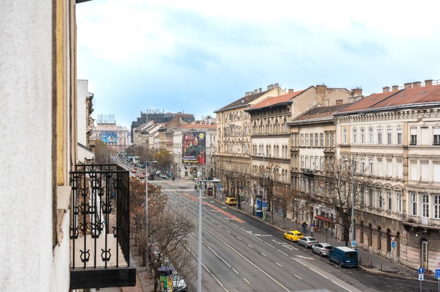 Eladó téglalakás, Budapesten, V. kerületben 181 M Ft, 4 szobás