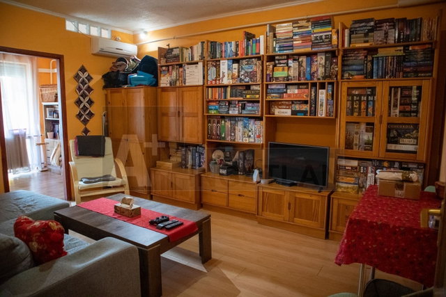 Eladó panellakás, Szegeden 41 M Ft, 2 szobás