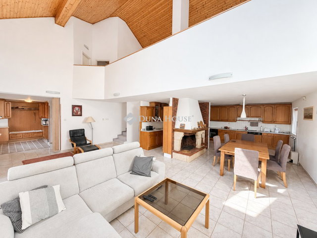 Eladó családi ház, Balatonalmádiban 249 M Ft, 3 szobás
