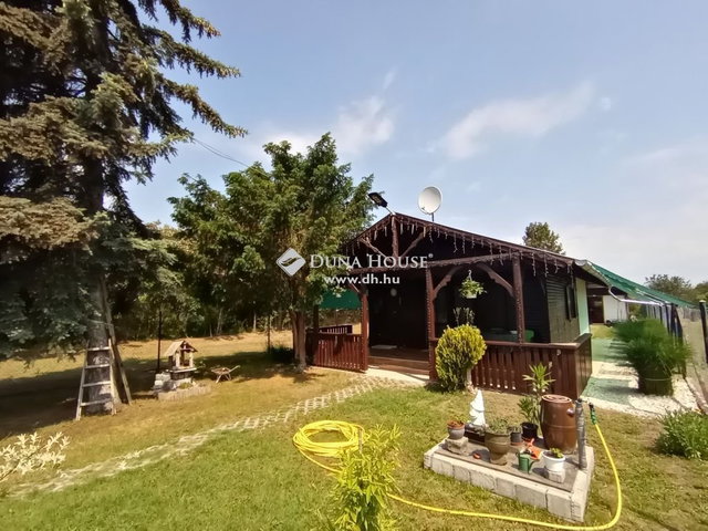 Eladó családi ház, Tóalmáson 28 M Ft, 2 szobás