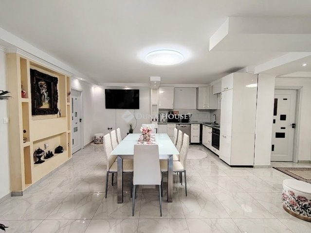 Eladó családi ház, Békéscsabán 49.9 M Ft, 4 szobás
