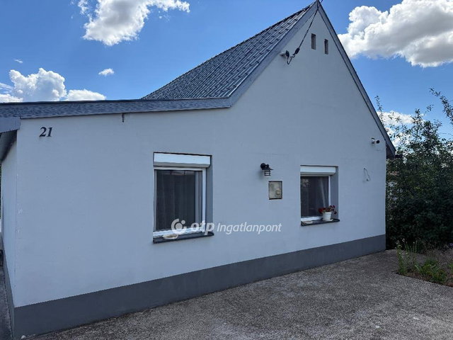 Eladó családi ház, Ecséden 24.9 M Ft, 2 szobás