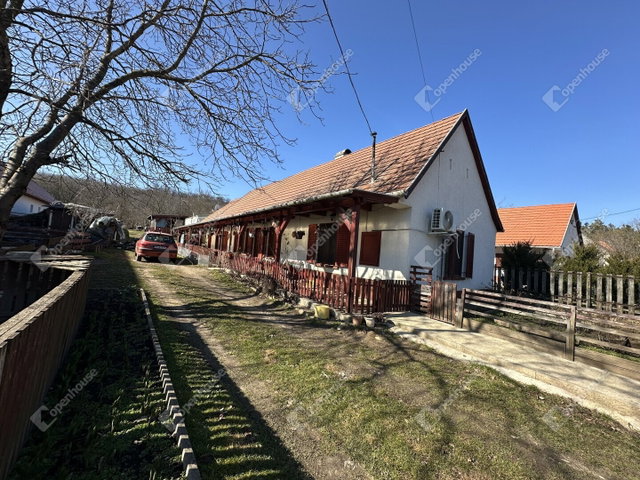 Eladó családi ház, Gánton 115 M Ft, 2 szobás