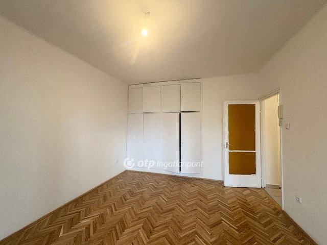 Eladó téglalakás, Egerben 37 M Ft, 1+1 szobás