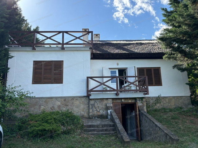 Eladó nyaraló, Szigligeten 109 M Ft, 3 szobás
