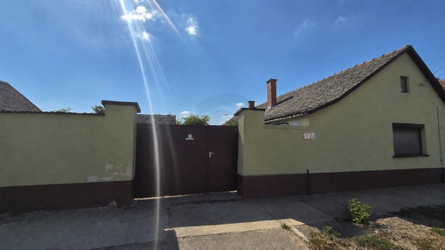 Eladó családi ház, Baján 18.99 M Ft, 2+1 szobás