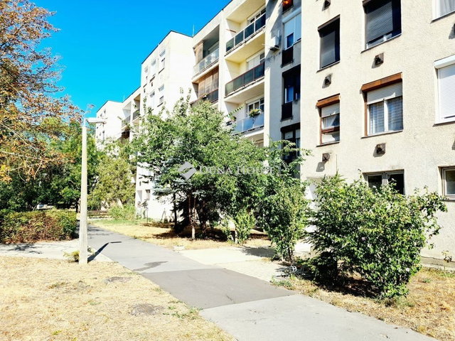 Eladó téglalakás, Békéscsabán 42 M Ft, 2 szobás