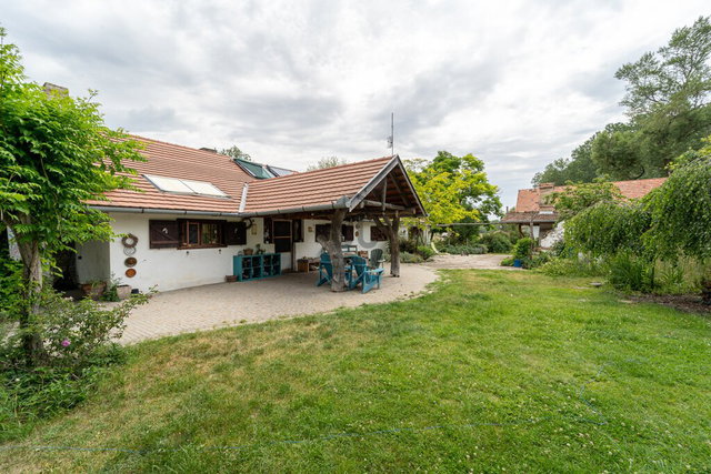 Eladó családi ház, Csemőn 154.9 M Ft, 4 szobás