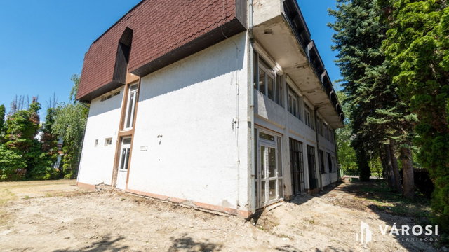 Eladó hotel, Siófokon 449.9 M Ft, 25 szobás