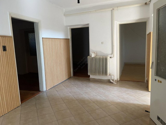 Eladó családi ház, Szentesen 28.9 M Ft, 3 szobás