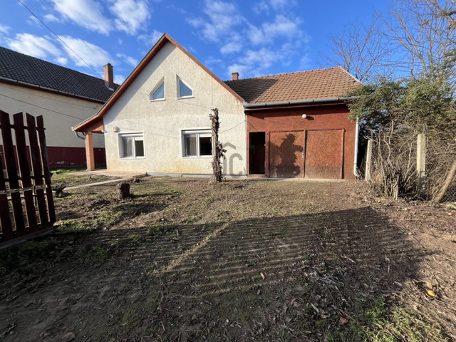 Eladó családi ház, Debrecenben 77.9 M Ft, 5 szobás
