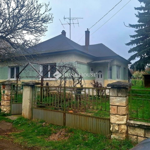 Eladó családi ház, Zsámbékon 73 M Ft, 3 szobás