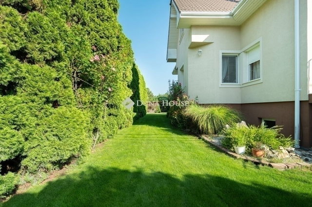 Eladó családi ház, Halásztelken 224.5 M Ft, 6 szobás