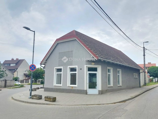 Eladó családi ház, Pakson 95 M Ft / költözzbe.hu