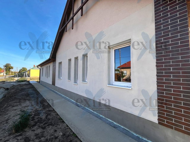 Eladó téglalakás, Mindszenten 49.9 M Ft, 4 szobás