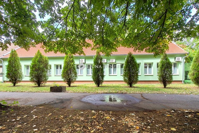 Eladó ipari ingatlan, Mezőkovácsházán 65 M Ft