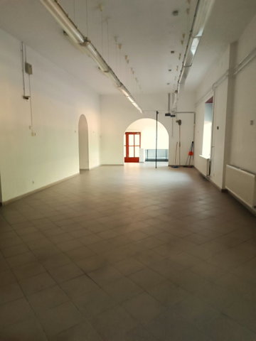 Kiadó ipari ingatlan, Hódmezővásárhelyen 250 E Ft / hó