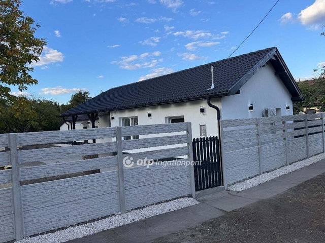 Eladó családi ház, Tápiószelén 41.9 M Ft, 2+1 szobás