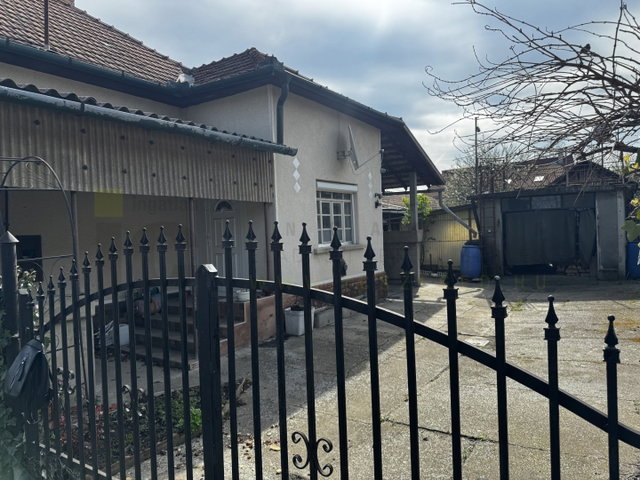Eladó családi ház, Algyőn 66 M Ft, 3+1 szobás