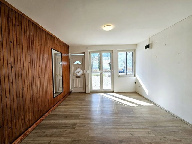 Eladó üzlethelyiség, Szántódon 34.8 M Ft / költözzbe.hu