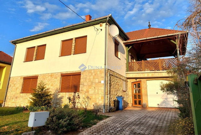 Eladó családi ház, Kaposváron 93.7 M Ft, 5 szobás