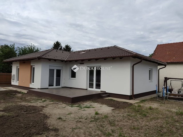 Eladó családi ház, Üllőn 112 M Ft, 4 szobás