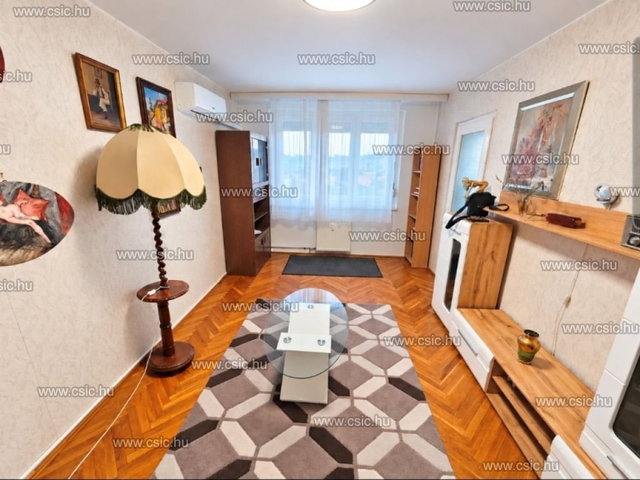 Eladó panellakás, Budapesten, III. kerületben 52.95 M Ft