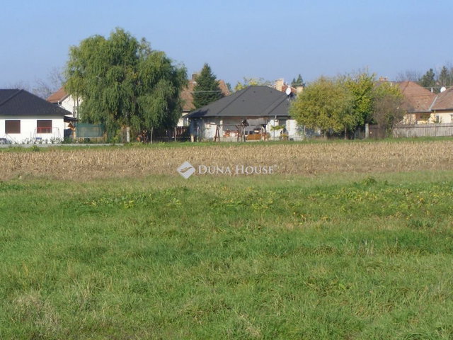 Eladó telek, Monoron, Zólyom utcában 53 M Ft