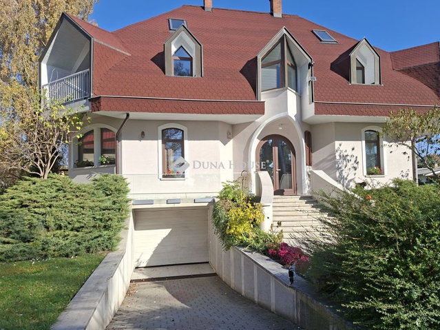 Eladó családi ház, Budapesten, XVIII. kerületben 245 M Ft