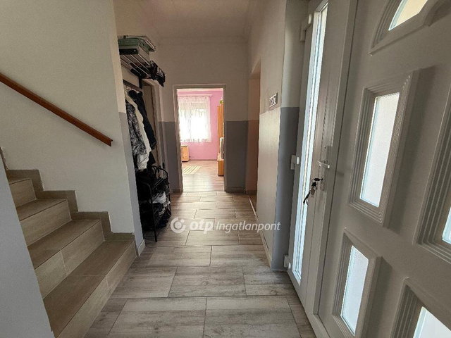 Eladó családi ház, Cegléden 105 M Ft, 5 szobás