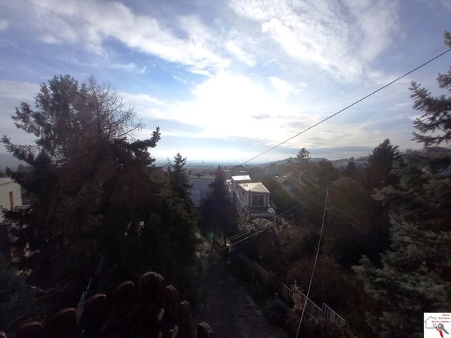 Eladó sorház, Pécsett 129.9 M Ft, 9 szobás