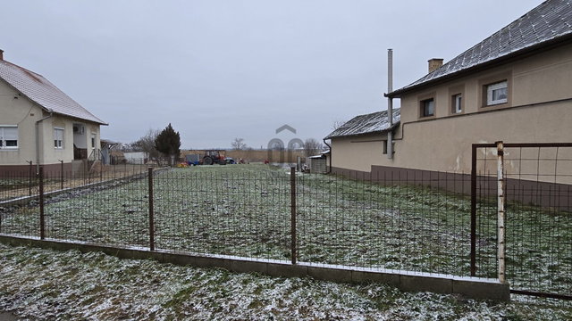 Eladó telek, Tiszafüreden 21 M Ft / költözzbe.hu