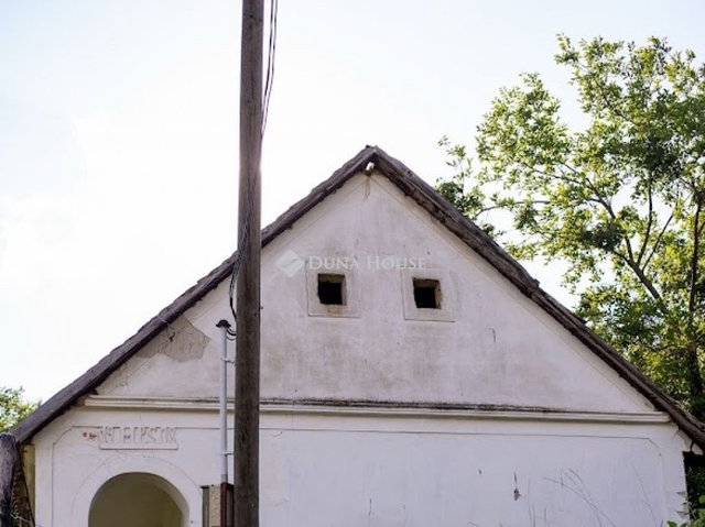 Eladó családi ház, Decsen, Szőlőhegyi utcában 16 M Ft