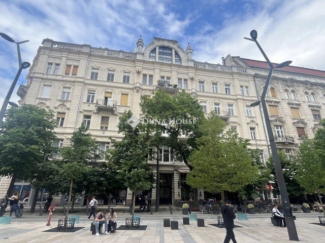 Eladó téglalakás, Budapesten, V. kerületben 64.9 M Ft, 1 szobás