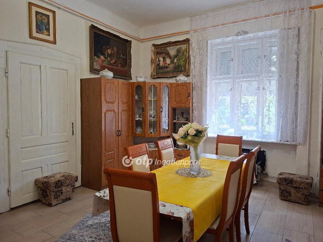 Eladó családi ház, Kisteleken 53 M Ft, 4 szobás
