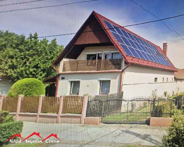 Eladó családi ház, Bélmegyeren 52 M Ft, 5 szobás