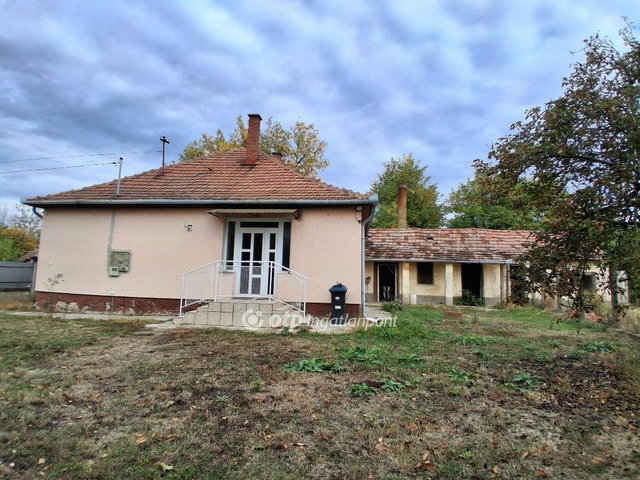 Eladó családi ház, Biharkeresztesen 36.9 M Ft, 2 szobás