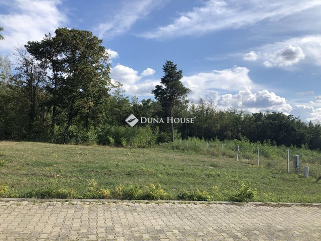 Eladó telek, Balatonföldváron 133.754 M Ft / költözzbe.hu
