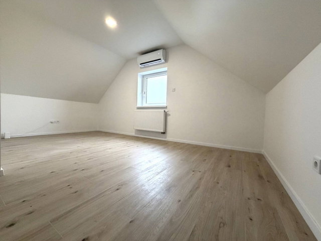Eladó családi ház, Kiskunlacházán 179 M Ft, 6 szobás
