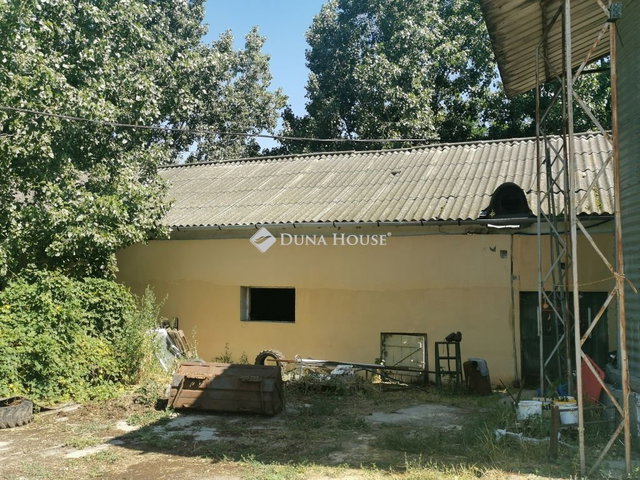 Eladó mezogazdasagi ingatlan, Bakonyszombathelyen 110 M Ft