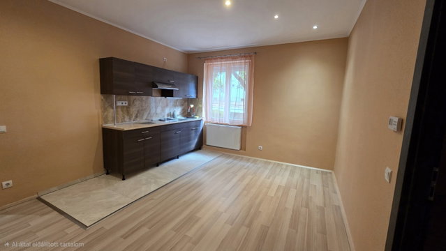 Kiadó téglalakás, albérlet, Esztergomban 190 E Ft / hó