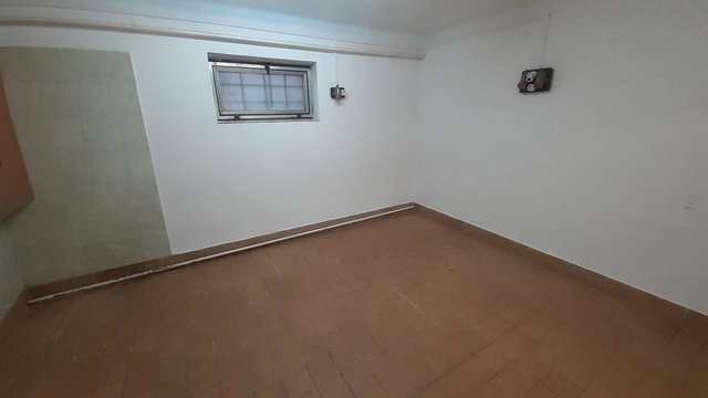 Kiadó üzlethelyiség, Debrecenben 200 E Ft / hó
