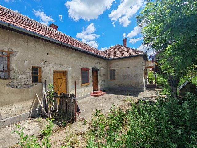 Eladó családi ház, Törtelen 18.5 M Ft, 3 szobás