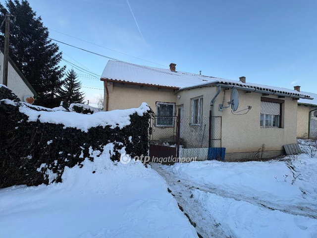Eladó téglalakás, Feldebrőn 15.5 M Ft, 3 szobás